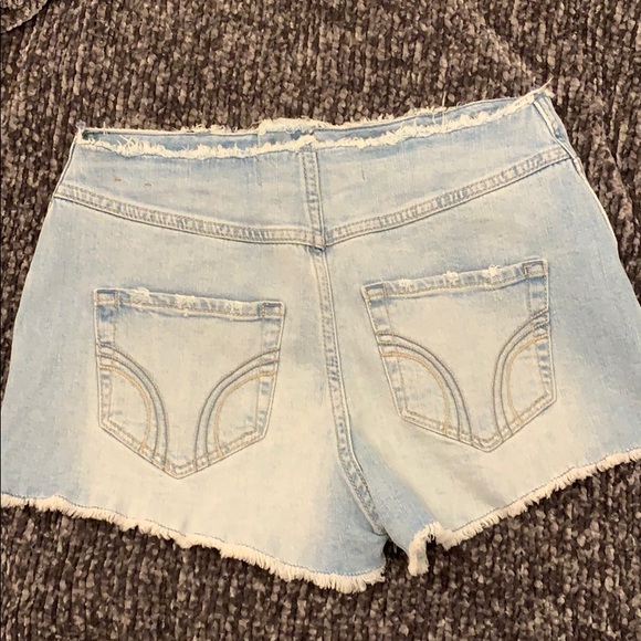 Holister high waisted shorts - Picture 2 of 3